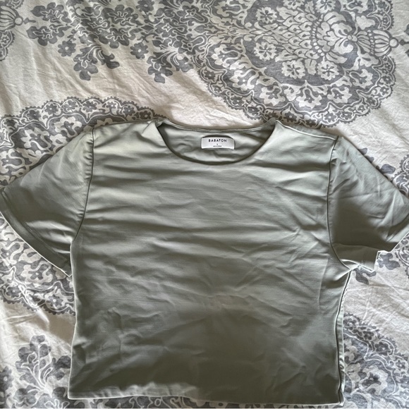 Aritiza contour tshirt cropped - Picture 1 of 3